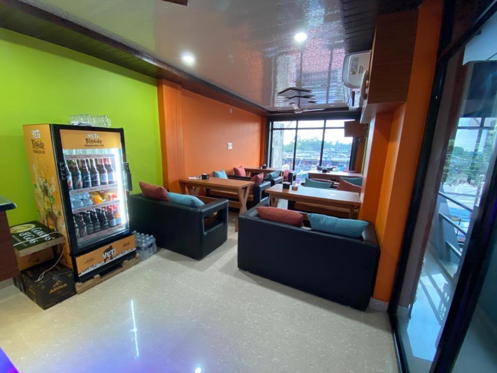 Hotel Kjs Inn Bahasi Экстерьер фото